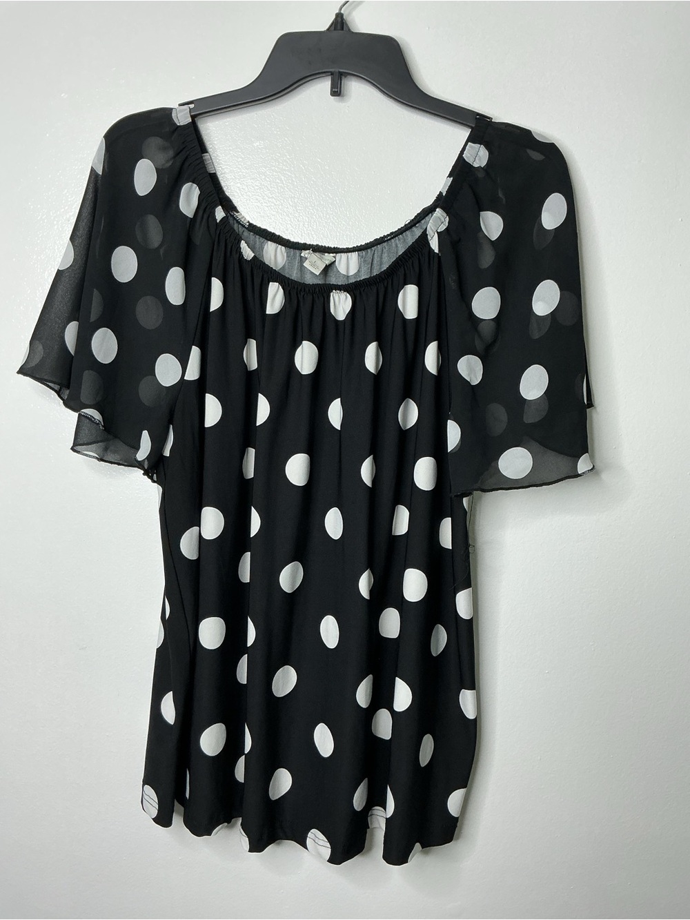 Xhilaration Black and White Polka Dot Short Sleeve Blouse